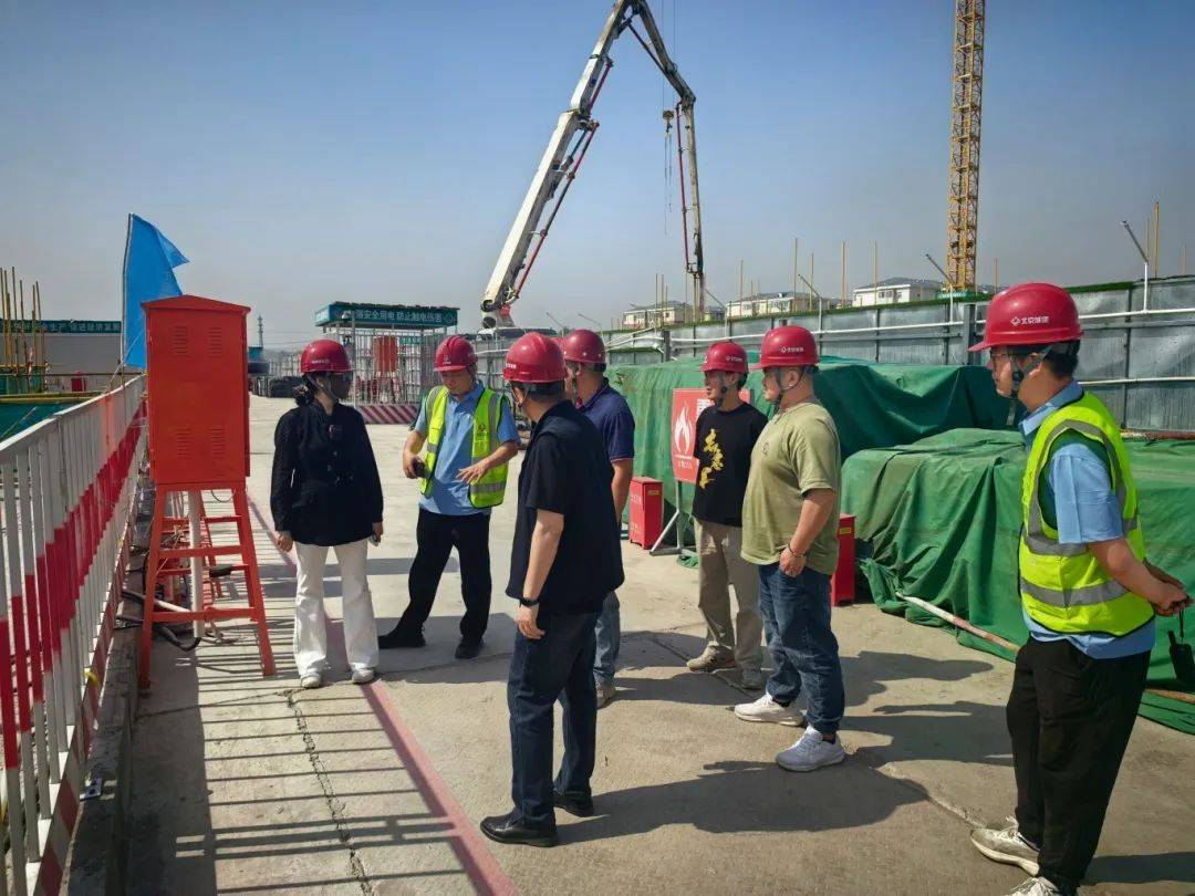 大興住建委協(xié)同市住建委開展2025年上半年北京市房屋市政工程安全質(zhì)量聯(lián)合檢查工作:市政工程
