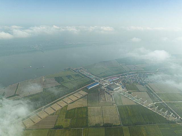 公路工程世界第一大沉井<strong></p>
<p>公路工程
</strong>！漢南長江大橋南錨碇沉井首次下沉:公路工程
