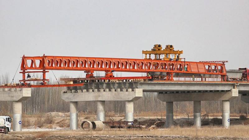 全力沖刺！國道315線洛浦至墨玉段公路工程建設(shè)進(jìn)入沖刺階段:公路工程
